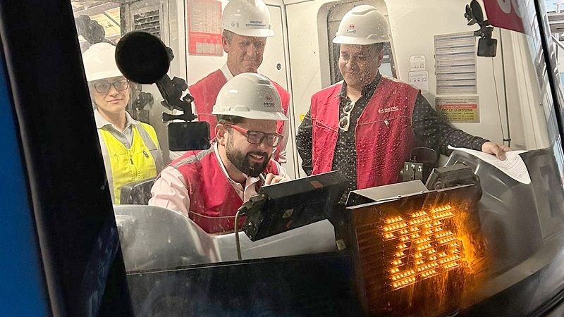 Metro hizo primera prueba en extensión de Línea 2 y Presidente estudia llevarlo "hasta el corazón de San Bernardo"
