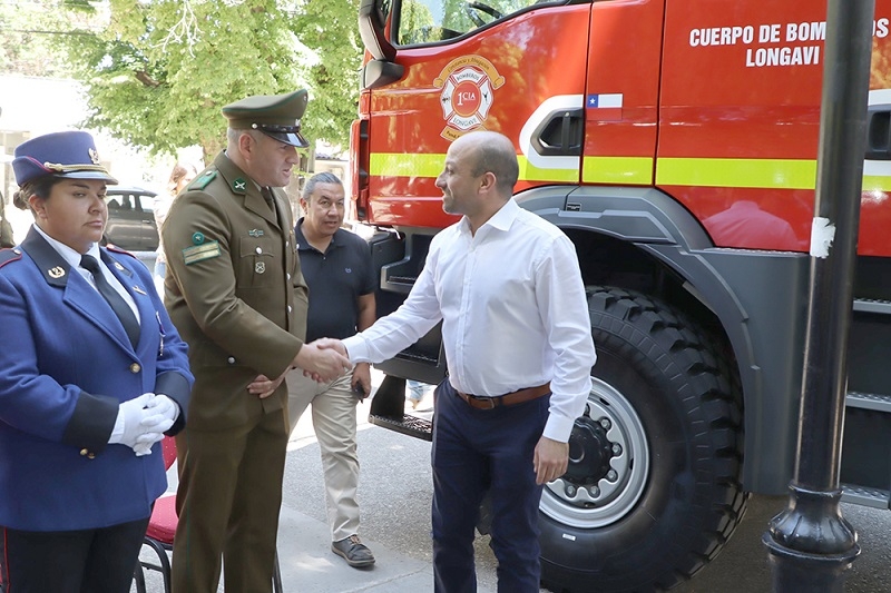 Longaví refuerza la lucha contra incendios forestales con nuevo carro para Bomberos