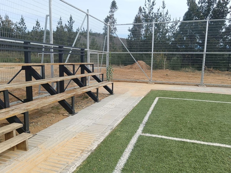 Sector de Canelillo de Pelluhue inaugura nueva cancha de pasto sintético 