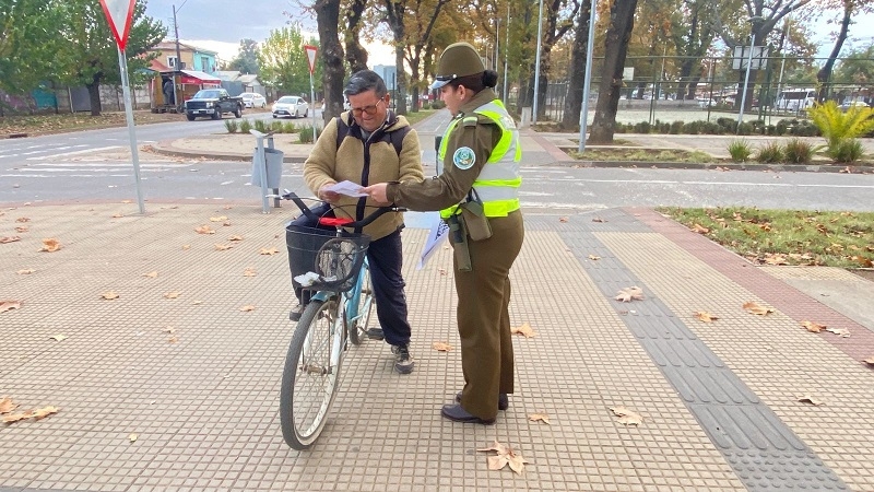 Parral: Carabineros entregó información a ciclistas para desplazarse con seguridad