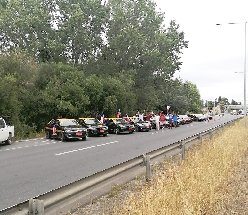 Paro de camioneros pone en jaque el transporte de 25 mil toneladas de cereza