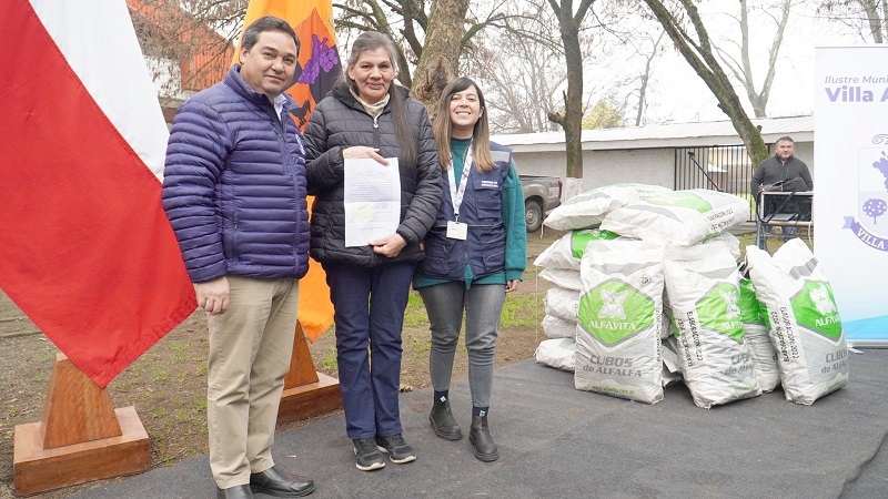 Villa Alegre: Continúa despliegue para atender agricultores No INDAP con sacos de alimentos para ganado y aves 