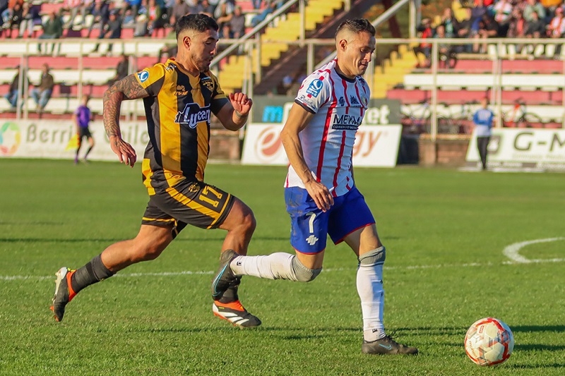 Fernández Vial, rival del Depo, no sabe si seguirá participando en el Torneo de Segunda División 