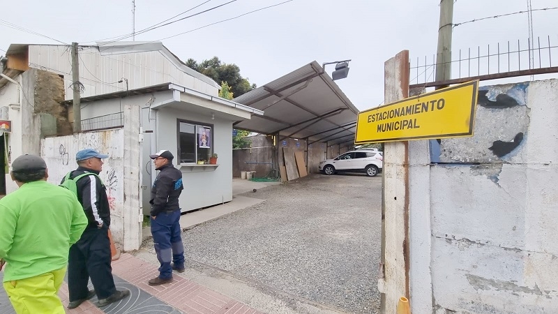 Delincuentes roban en instalaciones de Estacionamiento Municipal de Linares