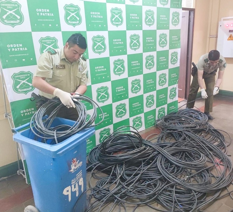 Carabineros de Constitución detuvo a dos sujetos por robo de cable del tendido eléctrico