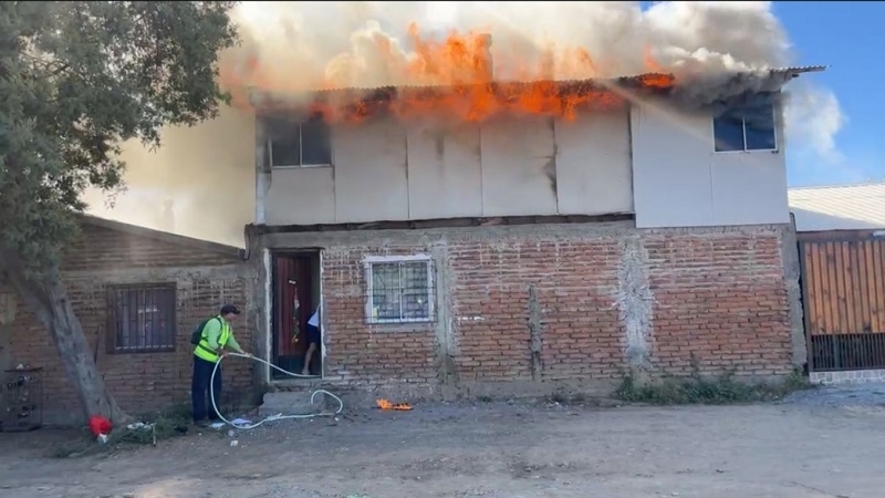 Linares: incendio provocó severos daños en vivienda