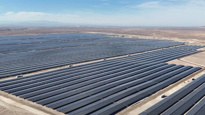  CEME 1 de Generadora Metropolitana: Ponen en marcha el centro de energía solar más grande de Chile