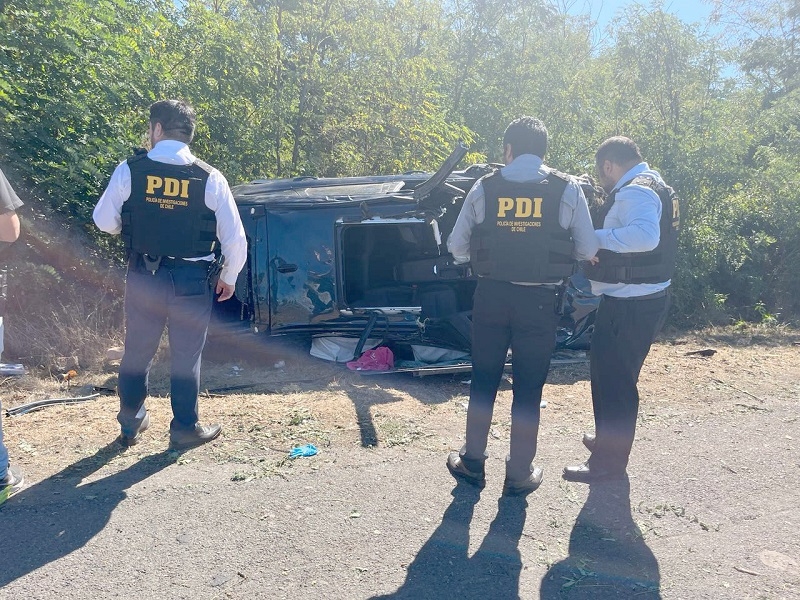 Jefe de la PDI Maule colaboró en accidente en Ruta 5 sur descubriendo droga en vehículo siniestrado