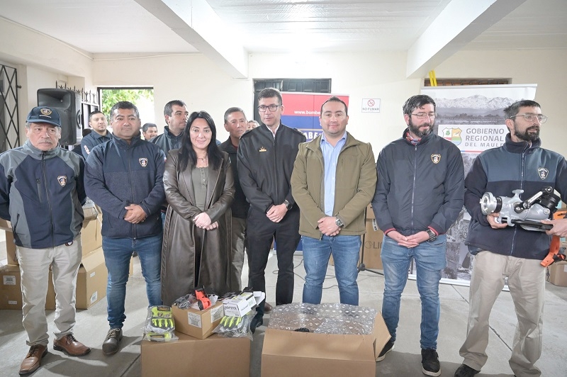  Entregan equipamiento forestal a los 30 Cuerpos de Bomberos de la Región del Maule