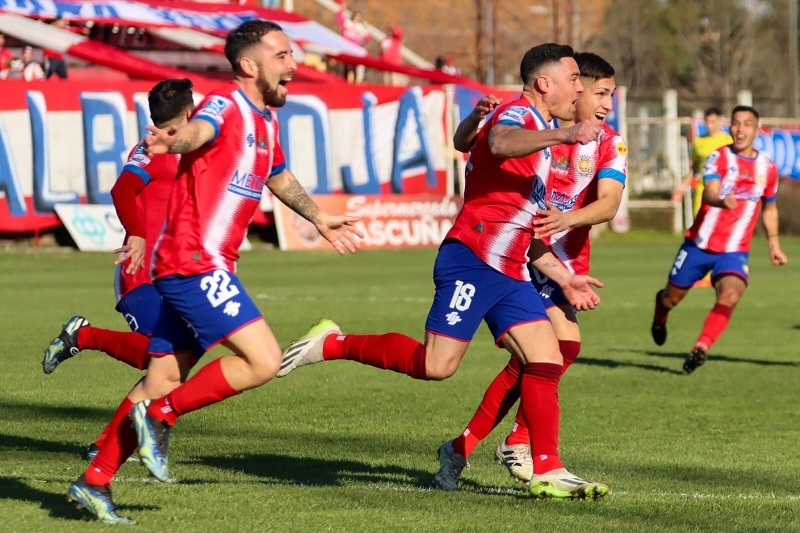 Esta tarde: Albirrojos debutan en La Pintana frente a San Antonio Unido 