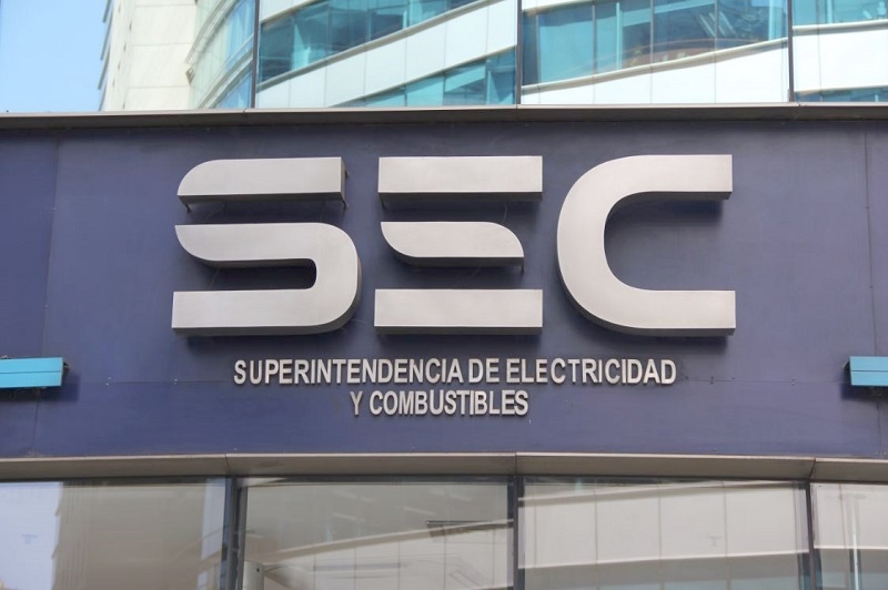 SEC recuerda a la ciudadanía que puede ingresar sus reclamos sobre electricidad y combustibles en los municipios con convenio