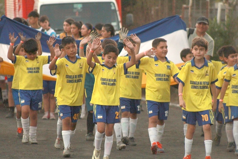 Novena Versión: comenzó  la Fiesta del Fútbol Infantil Linares Cup 2025