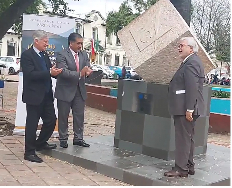 Masonería inauguró monumento con motivo de los 100 años de presencia en Linares