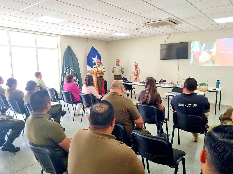 Carabineros de Parral y Retiro son capacitados en primeros auxilios