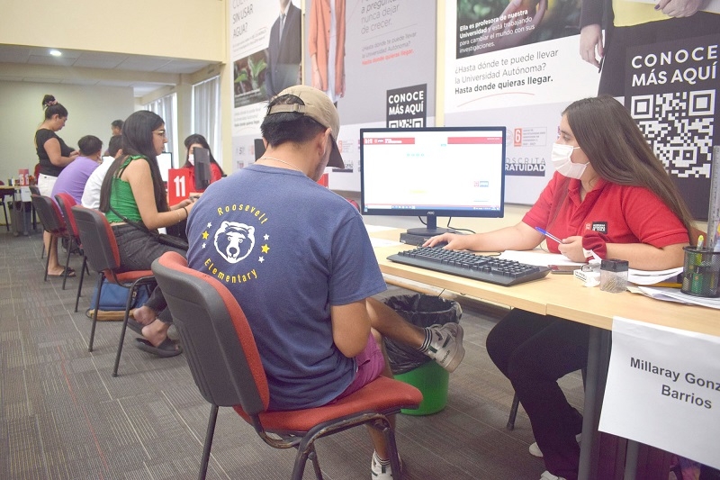 Universidad Autónoma De Chile Recibe A Nuevos Estudiantes En El Inicio ...