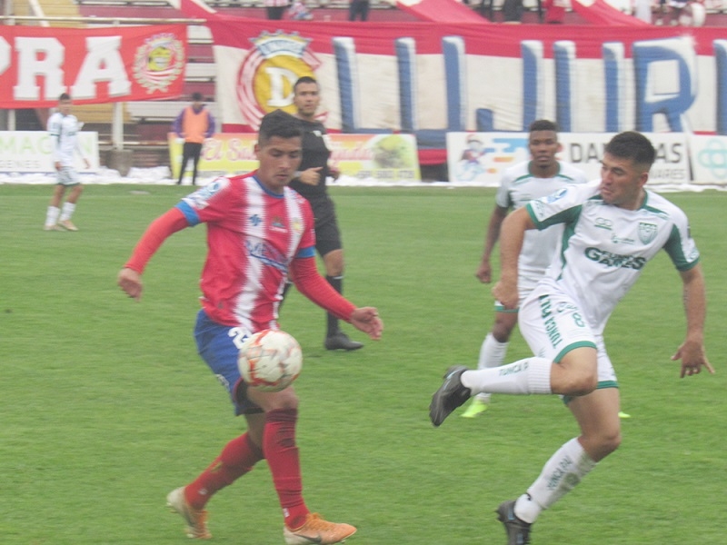 Esta tarde: albirrojos y aurinegros se enfrentan en el Tucapel Bustamante Lastra buscando recuperarse en el torneo 