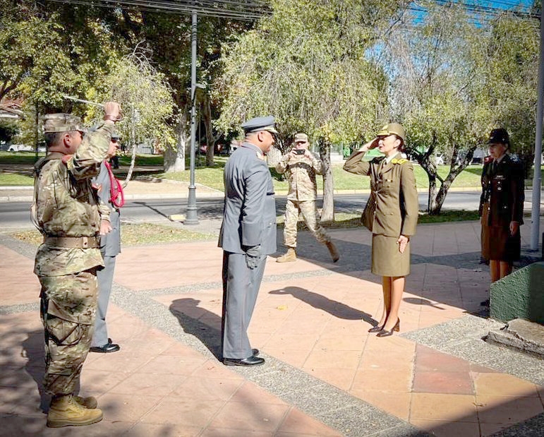 Jefa de Zona de Carabineros Maule recibió saludos protocolares por los 97 años de la institución