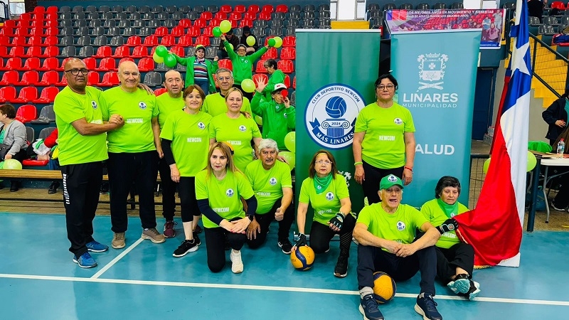 En Linares se realizó campeonato de Newcom con gran participación de adultos mayores 